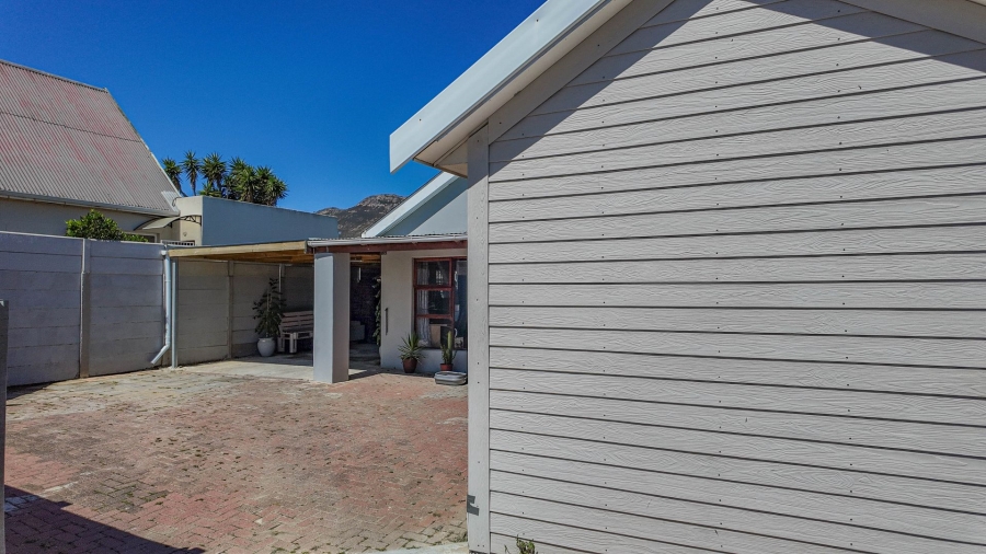 2 Bedroom Property for Sale in Admirals Park Western Cape